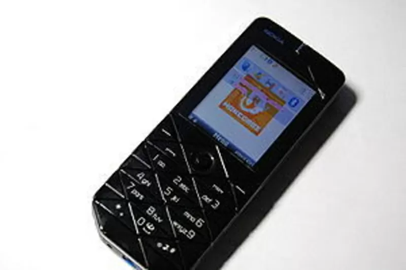 Продам мобильный телефон Nokia 7500 prism 